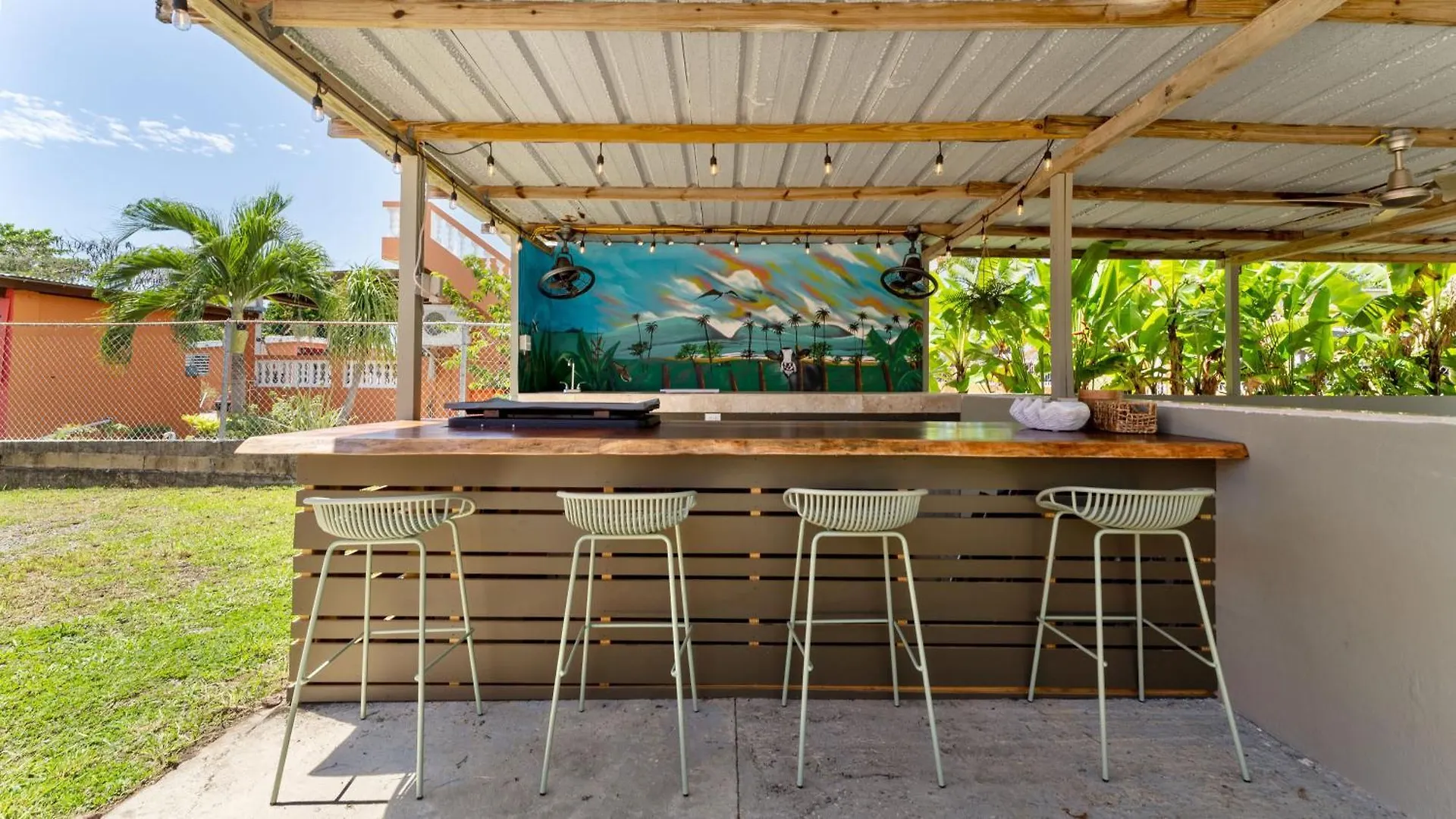 Coral Casa Just One Block From The Beach Stella