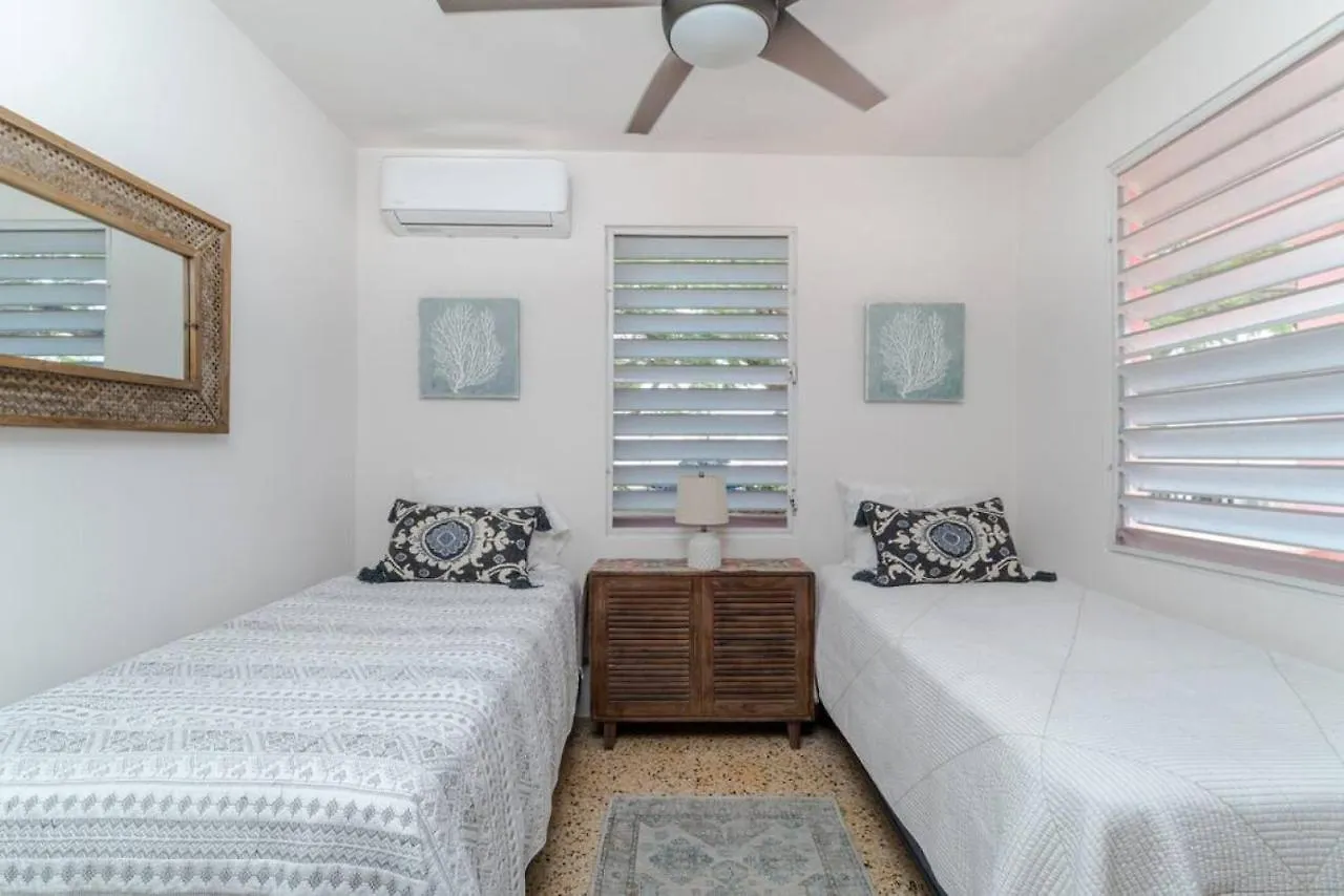 Coral Casa Just One Block From The Beach Stella